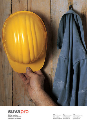 Suva accident prevention poster, ‘Don’t forget your helmet’, 1977. Source: Suva, Lucerne.