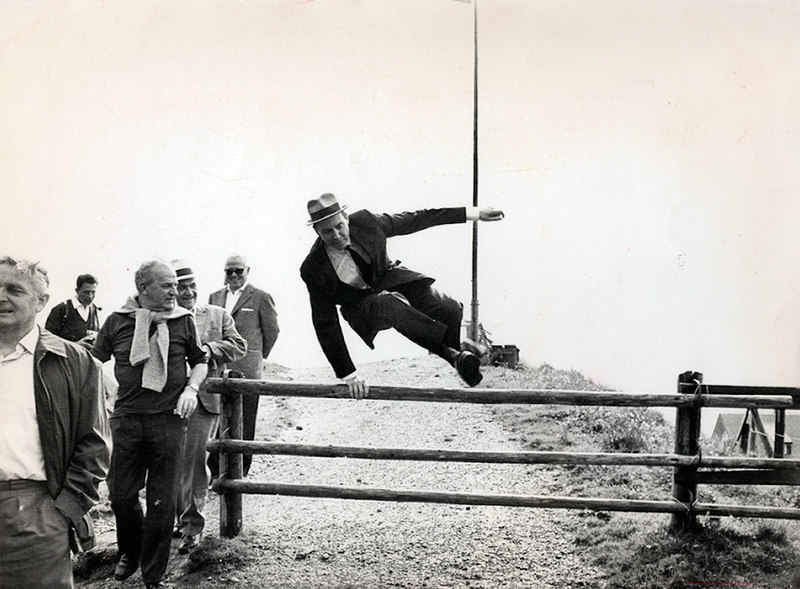 Bundesrat Tschudi 1970 auf einem Ausflug mit seinen Kollegen aus dem Bundesrat.