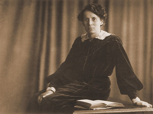 Portrait of Mentona Moser. Source: http://www.sozialearbeit.zhaw.ch [06.02.2014].