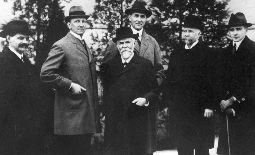 Swiss delegation (C. Hermann, C.H. Rüfenacht, H. Wegmann, S.D. Schindler, K. Ilg) at the International Labour Conference, Washington 1919. BIT Library, Geneva, Copyright International Labor Organization.