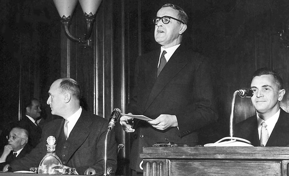 Swiss Federal Councillor Max Petitpierre at the ILO Regional Conference, 1955. ILO, Photo Gallery, image: e11043, copyright International Labor Organization.